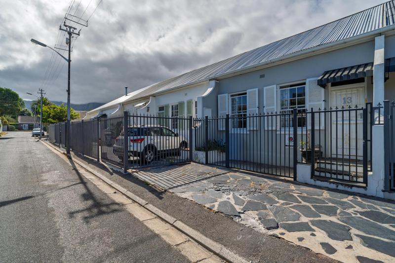 2 Bedroom Property for Sale in Harfield Village Western Cape